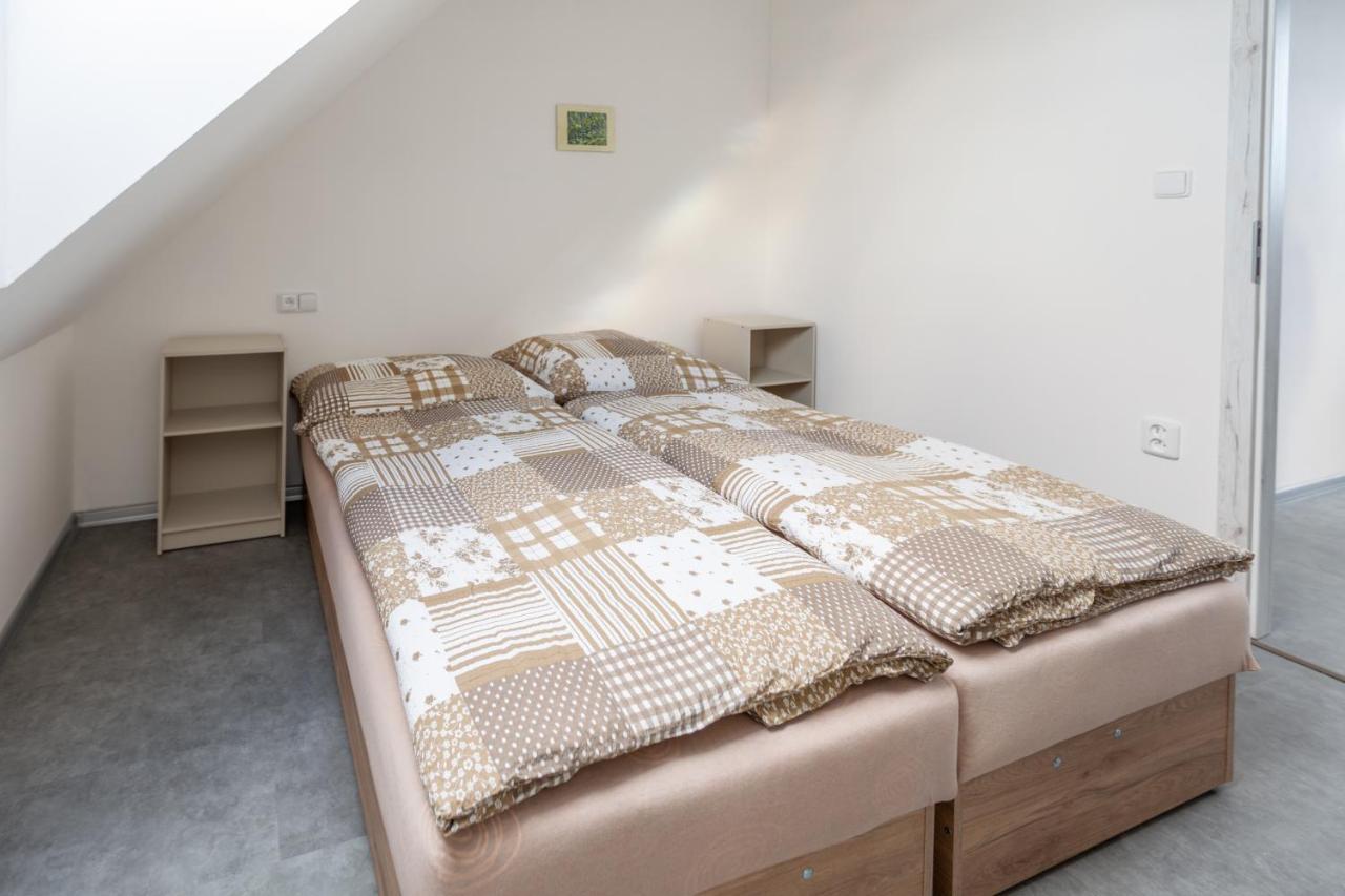 Apartmany Domek U Lesa Bitov Exterior photo