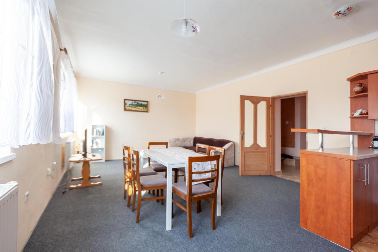 Apartmany Domek U Lesa Bitov Exterior photo