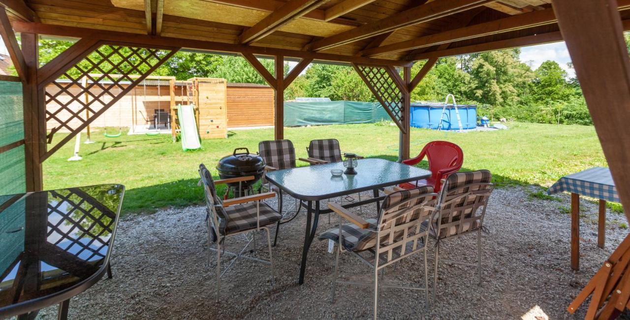 Apartmany Domek U Lesa Bitov Exterior photo